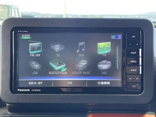 ダイハツ タフト G 島根県 2020(令2)年 4.7万km サンドベージュメタリック 登録時走行距離　46281km/取扱説明書/保証書/社外ナビ（CN-RE06WD)/（Bluetooth/CD/DVD/フルセグテレビ)/バックカメラ/電動パーキング/ガラスルーフ/シートヒーター（DN席）/純正フロアマット/ルーフレール/横滑り防止装置/コーナーセンサー/衝突軽減ブレーキ/ETC/純正アルミ１５インチ