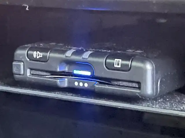 ダイハツ タフト G 島根県 2020(令2)年 4.7万km サンドベージュメタリック 登録時走行距離　46281km/取扱説明書/保証書/社外ナビ（CN-RE06WD)/（Bluetooth/CD/DVD/フルセグテレビ)/バックカメラ/電動パーキング/ガラスルーフ/シートヒーター（DN席）/純正フロアマット/ルーフレール/横滑り防止装置/コーナーセンサー/衝突軽減ブレーキ/ETC/純正アルミ１５インチ