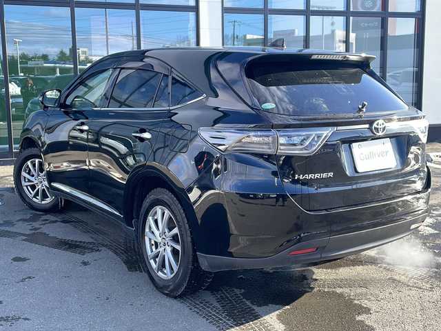 トヨタ ハリアー プレミアム 道東・釧路十勝 2015(平27)年 8.9万km ブラック ・アルパイン7インチナビ(BT/FM/AM/CD/DVD/SD/AUX)/・フルセグTV/・パワーシート/・パワーバックドア/・サンルーフ/・純正エンジンスターター/・ハーフレザーシート/・LEDヘッドライト/・フォグライト/・ドアバイザー/・オートライト/・オートマチックハイビーム/・プリクラッシュセーフティー/・ABS/・横滑り防止機能/・盗難防止装置/・カーテンエアバック/・積み込みサマータイヤ社外AW235/55/R18