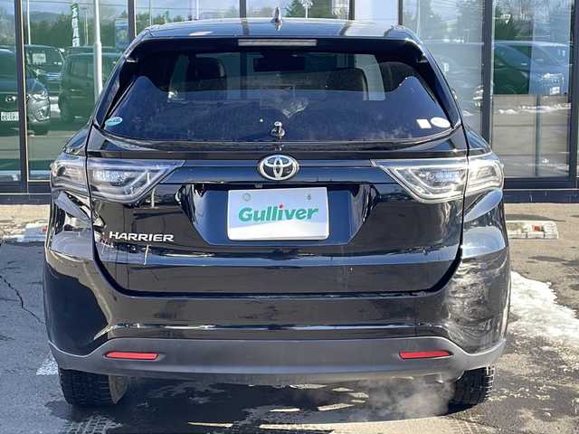 トヨタ ハリアー プレミアム 道東・釧路十勝 2015(平27)年 8.9万km ブラック ・アルパイン7インチナビ(BT/FM/AM/CD/DVD/SD/AUX)/・フルセグTV/・パワーシート/・パワーバックドア/・サンルーフ/・純正エンジンスターター/・ハーフレザーシート/・LEDヘッドライト/・フォグライト/・ドアバイザー/・オートライト/・オートマチックハイビーム/・プリクラッシュセーフティー/・ABS/・横滑り防止機能/・盗難防止装置/・カーテンエアバック/・積み込みサマータイヤ社外AW235/55/R18