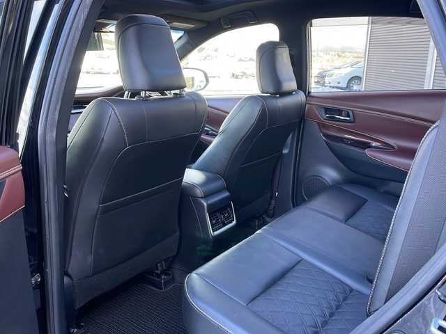 トヨタ ハリアー プレミアム 道東・釧路十勝 2015(平27)年 8.9万km ブラック ・アルパイン7インチナビ(BT/FM/AM/CD/DVD/SD/AUX)/・フルセグTV/・パワーシート/・パワーバックドア/・サンルーフ/・純正エンジンスターター/・ハーフレザーシート/・LEDヘッドライト/・フォグライト/・ドアバイザー/・オートライト/・オートマチックハイビーム/・プリクラッシュセーフティー/・ABS/・横滑り防止機能/・盗難防止装置/・カーテンエアバック/・積み込みサマータイヤ社外AW235/55/R18