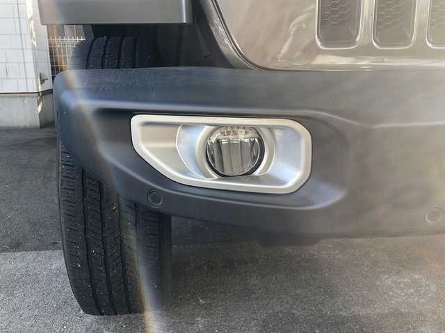 クライスラー・ジープ ジープ ラングラー アンリミテッド サハラ 京都府 2020(令2)年 4.6万km グラニトクリスタル ワンオーナー/純正メモリナビ/バックカメラ/レーダークルーズコントロール/レーンキープアシスト/衝突軽減システム/コーナーセンサー前後/ヒーテッドドアミラー/ステアリングヒーター/前席シートヒーター/フォグランプ/純正18インチAW/ドライブレコーダー前後/LEDヘッドライト/ETC2.0/保証書/取扱説明書/スペアキー有