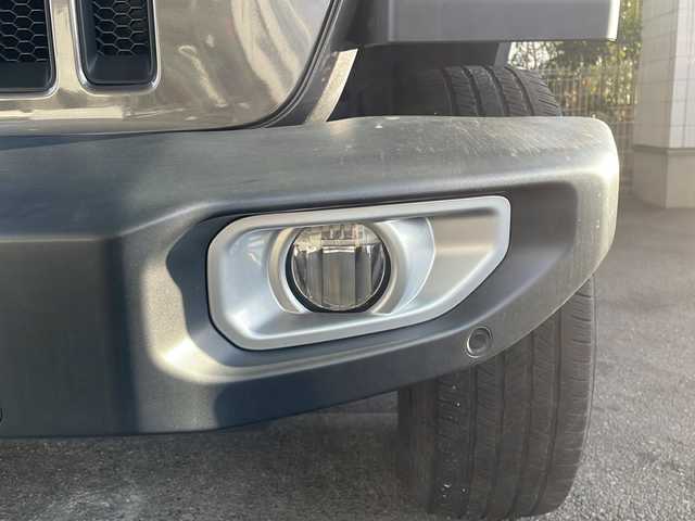 クライスラー・ジープ ジープ ラングラー アンリミテッド サハラ 京都府 2020(令2)年 4.6万km グラニトクリスタル ワンオーナー/純正メモリナビ/バックカメラ/レーダークルーズコントロール/レーンキープアシスト/衝突軽減システム/コーナーセンサー前後/ヒーテッドドアミラー/ステアリングヒーター/前席シートヒーター/フォグランプ/純正18インチAW/ドライブレコーダー前後/LEDヘッドライト/ETC2.0/保証書/取扱説明書/スペアキー有