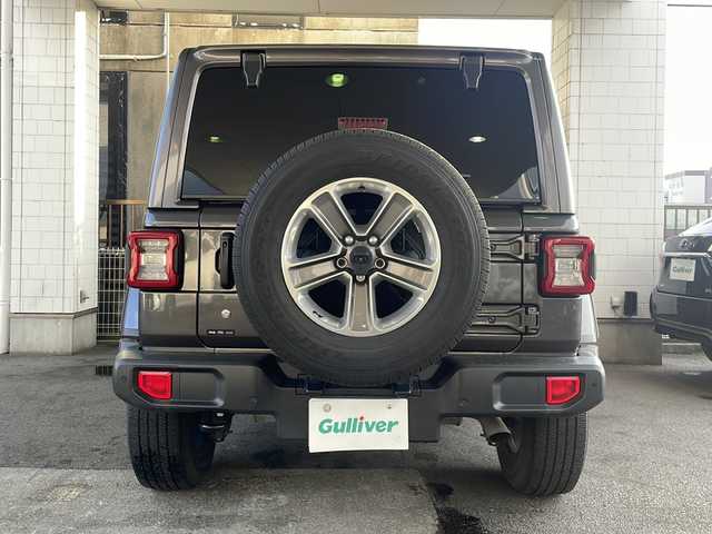 クライスラー・ジープ ジープ ラングラー アンリミテッド サハラ 京都府 2020(令2)年 4.6万km グラニトクリスタル ワンオーナー/純正メモリナビ/バックカメラ/レーダークルーズコントロール/レーンキープアシスト/衝突軽減システム/コーナーセンサー前後/ヒーテッドドアミラー/ステアリングヒーター/前席シートヒーター/フォグランプ/純正18インチAW/ドライブレコーダー前後/LEDヘッドライト/ETC2.0/保証書/取扱説明書/スペアキー有