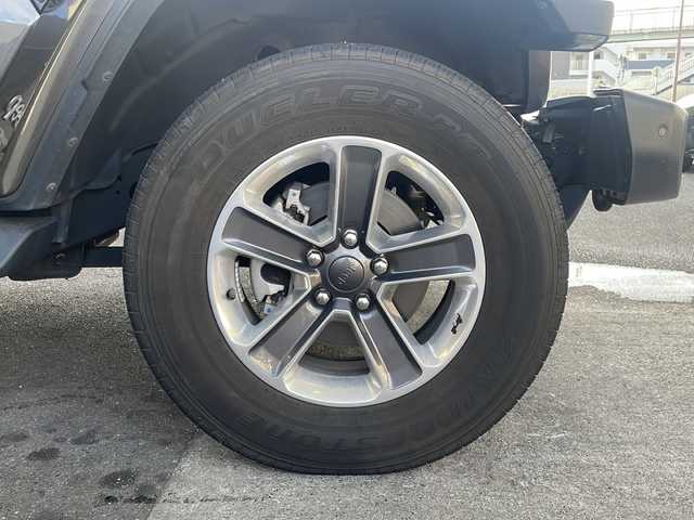 クライスラー・ジープ ジープ ラングラー アンリミテッド サハラ 京都府 2020(令2)年 4.6万km グラニトクリスタル ワンオーナー/純正メモリナビ/バックカメラ/レーダークルーズコントロール/レーンキープアシスト/衝突軽減システム/コーナーセンサー前後/ヒーテッドドアミラー/ステアリングヒーター/前席シートヒーター/フォグランプ/純正18インチAW/ドライブレコーダー前後/LEDヘッドライト/ETC2.0/保証書/取扱説明書/スペアキー有