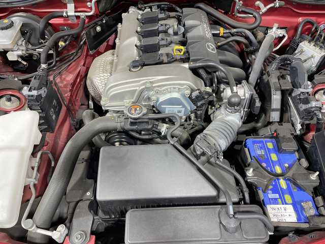 マツダ ロードスター S スペシャルパッケージ 神奈川県 2017(平29)年 3.5万km ソウルレッドプレミアムメタリック ワンオーナー車/純正マツダコネクトナビ/Bluetooth・CD・DVD・USB・フルセグTV/レザーシートカバー付/ブラインドスポットモニター/バックカメラ/スペアキー1本/前側ドライブレコーダー/ETC/純正フロアマット/LEDヘッドライト/オートライト/純正16インチアルミホイール/横滑り防止装置/盗難防止装置/アダプティブフロントライティングシステム/取扱説明書/保証書