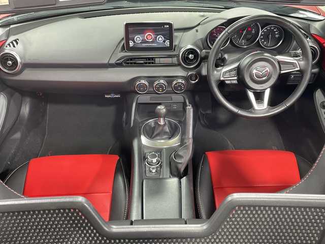 マツダ ロードスター S スペシャルパッケージ 神奈川県 2017(平29)年 3.5万km ソウルレッドプレミアムメタリック ワンオーナー車/純正マツダコネクトナビ/Bluetooth・CD・DVD・USB・フルセグTV/レザーシートカバー付/ブラインドスポットモニター/バックカメラ/スペアキー1本/前側ドライブレコーダー/ETC/純正フロアマット/LEDヘッドライト/オートライト/純正16インチアルミホイール/横滑り防止装置/盗難防止装置/アダプティブフロントライティングシステム/取扱説明書/保証書