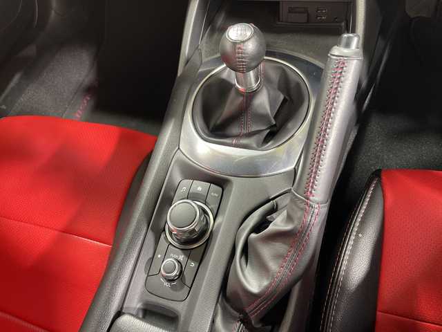 マツダ ロードスター S スペシャルパッケージ 神奈川県 2017(平29)年 3.5万km ソウルレッドプレミアムメタリック ワンオーナー車/純正マツダコネクトナビ/Bluetooth・CD・DVD・USB・フルセグTV/レザーシートカバー付/ブラインドスポットモニター/バックカメラ/スペアキー1本/前側ドライブレコーダー/ETC/純正フロアマット/LEDヘッドライト/オートライト/純正16インチアルミホイール/横滑り防止装置/盗難防止装置/アダプティブフロントライティングシステム/取扱説明書/保証書