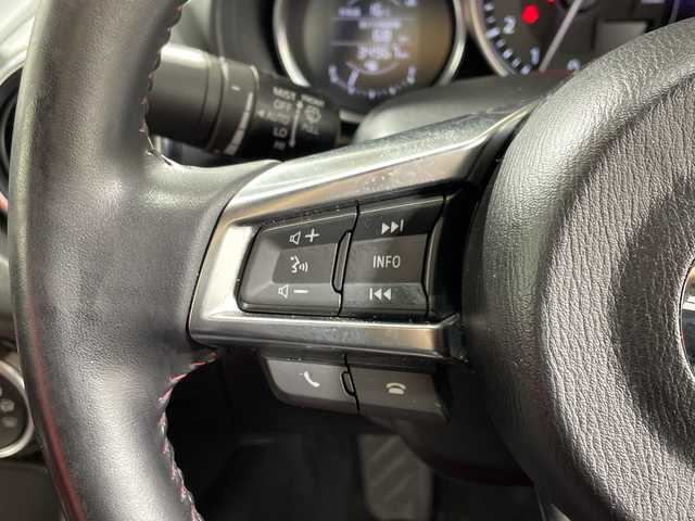 マツダ ロードスター S スペシャルパッケージ 神奈川県 2017(平29)年 3.5万km ソウルレッドプレミアムメタリック ワンオーナー車/純正マツダコネクトナビ/Bluetooth・CD・DVD・USB・フルセグTV/レザーシートカバー付/ブラインドスポットモニター/バックカメラ/スペアキー1本/前側ドライブレコーダー/ETC/純正フロアマット/LEDヘッドライト/オートライト/純正16インチアルミホイール/横滑り防止装置/盗難防止装置/アダプティブフロントライティングシステム/取扱説明書/保証書