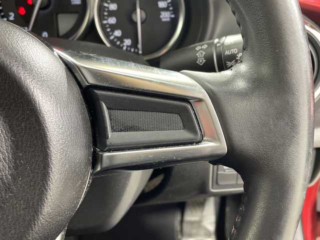 マツダ ロードスター S スペシャルパッケージ 神奈川県 2017(平29)年 3.5万km ソウルレッドプレミアムメタリック ワンオーナー車/純正マツダコネクトナビ/Bluetooth・CD・DVD・USB・フルセグTV/レザーシートカバー付/ブラインドスポットモニター/バックカメラ/スペアキー1本/前側ドライブレコーダー/ETC/純正フロアマット/LEDヘッドライト/オートライト/純正16インチアルミホイール/横滑り防止装置/盗難防止装置/アダプティブフロントライティングシステム/取扱説明書/保証書