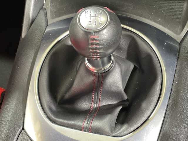 マツダ ロードスター S スペシャルパッケージ 神奈川県 2017(平29)年 3.5万km ソウルレッドプレミアムメタリック ワンオーナー車/純正マツダコネクトナビ/Bluetooth・CD・DVD・USB・フルセグTV/レザーシートカバー付/ブラインドスポットモニター/バックカメラ/スペアキー1本/前側ドライブレコーダー/ETC/純正フロアマット/LEDヘッドライト/オートライト/純正16インチアルミホイール/横滑り防止装置/盗難防止装置/アダプティブフロントライティングシステム/取扱説明書/保証書