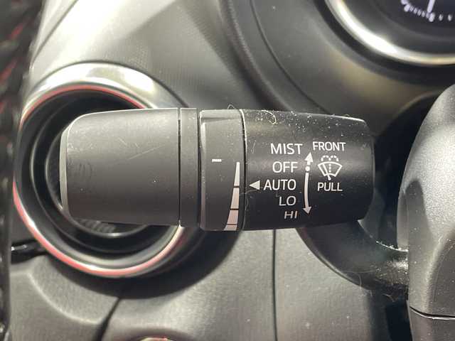 マツダ ロードスター S スペシャルパッケージ 神奈川県 2017(平29)年 3.5万km ソウルレッドプレミアムメタリック ワンオーナー車/純正マツダコネクトナビ/Bluetooth・CD・DVD・USB・フルセグTV/レザーシートカバー付/ブラインドスポットモニター/バックカメラ/スペアキー1本/前側ドライブレコーダー/ETC/純正フロアマット/LEDヘッドライト/オートライト/純正16インチアルミホイール/横滑り防止装置/盗難防止装置/アダプティブフロントライティングシステム/取扱説明書/保証書