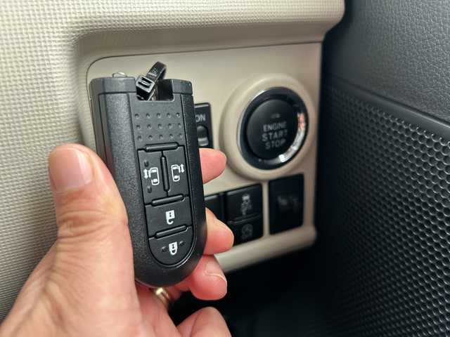 ダイハツ ムーヴ キャンバス X メイクアップ リミテッド SAⅢ 富山県 2018(平30)年 8万km パールホワイトⅢ/ライトローズマイカメタリックⅡ 2トーン ワンオーナー/全周囲カメラ/両側パワースライドドア/スマートキー×２/社外メモリーナビ(AVN-R8W)/DVD/BT/MSV/フルセグTV/TVキャンセラー/ETC/プッシュスタート/フォグランプ/衝突安全ブレーキ/オートハイビーム/レーンキープ/横滑り防止装置/ドラレコ(SL317DVR)/オートリトラミラー/純正フロアマット/電格ミラー/ヘッドライトレベライザー/アイドリングストップ/ステアリングスイッチ/保証書・取説・ナビ取説