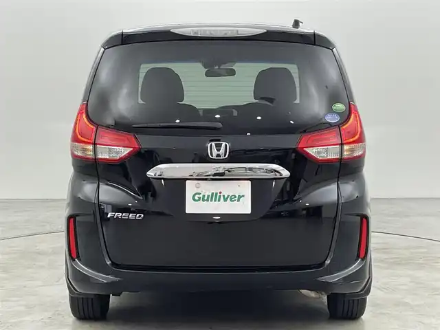 ホンダ フリード G ホンダセンシング 福岡県 2017(平29)年 6.4万km クリスタルブラックパール フリップダウンモニター　/純正ナビ（フルセグＴＶ）　/バックカメラ　/ＥＴＣ　/ホンダセンシング　/アダプティブクルコン　/コーナーセンサー　/衝突被害軽減　/レーンキープ　/両側電動スライドドア　/ＬＥＤヘッドライト