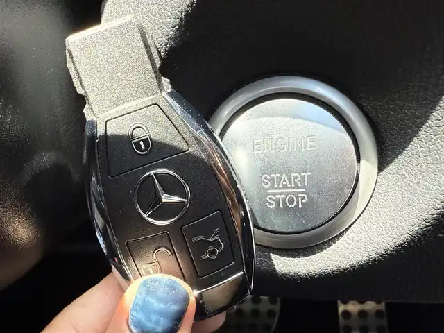 メルセデス・ベンツ ＣＬＡ１８０ Sブレイク AMG スタイル 静岡県 2018(平30)年 4.1万km コスモスブラック オプション/AMGプレミアムパッケージ/-パノラミックスライディングルーフ/-harman/kardonサラウンドサウンド/-アンビエントライト/-ロゴ付きキャリパー/-メモリ付きパワーシート/-18インチアルミホイール/-等/レーダーセーフティパッケージ/-ブラインドスポットアシスト/-アクティブディスタンスアシストディストロニック/-レーンキーピングアシスト/-PRE SAFE/主要装備/純正HDDナビ /(CD/DVD/Bluetooth/USB/フルセグTV)/バックカメラ/ETC/パドルシフト/シートヒーター/パワーバックドア/LEDヘッドライト