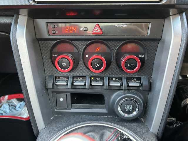 トヨタ ８６ GT リミテッド 茨城県 2013(平25)年 5万km ライトニングレッド BLITZ車高調/BLITZエアクリーナー/純正HDDナビ　NHBA-W62G/【AM/FM/CD/DVD/MSV/USB】/フルセグTV/Bluetooth/バックカメラ/ETC/ハーフレザーシート/前席シートヒーター/前後ドラレコ/オートライト/HIDヘッドライト/フォグランプ/純正サス積込/スマートスペアキー×1/保証書/取扱説明書