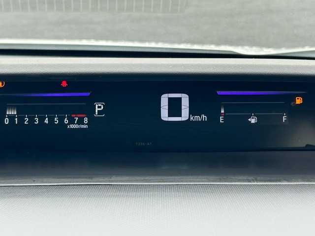 ホンダ ステップワゴン スパーダ クルスピセンシング 千葉県 2020(令2)年 6.1万km プラチナホワイトパール ワンオーナー/10型純正ナビ/フルセグTV/Bluetooth/CD/DVD/バックカメラ/スマートキー/プッシュスタート/両側パワースライドドア/フリップダウンモニター/ホンダセンシング/ハーフレザーシート/クルーズコントロール/D/N席シートヒーター/LEDヘッドライト/MTモード切替付き/ビルトインETC/純正アルミホイール/レーンキープアシスト/保証書/スペアキー
