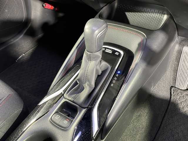 トヨタ カローラ スポーツ ハイブリッドG Z 福岡県 2018(平30)年 3.3万km ホワイトパールクリスタルシャイン DVDナビ/フルセグテレビ/バックカメラ/クルーズコントロール/追従走行ありプッシュスタート/ETC/ドライブレコーダー