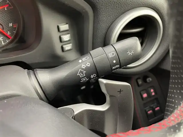 トヨタ ８６ GT 群馬県 2014(平26)年 6万km サテンホワイトパール 純正7インチナビ/(AM/FM/Bluetooth/フルセグTV/CD/DSVD)/LEDヘッドランプ(オートレベリング機能付)/パドルシフト/ETC/社外前後方ドライブレコーダー/リヤスポイラー/電動格納ミラー/純正17インチアルミホイール/プッシュスタート/スマートキー/スペアキー有