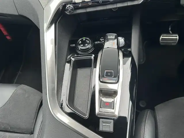 プジョー ３００８ GT ブルー HDi 滋賀県 2019(平31)年 2.5万km BLANC NACRE サンルーフ/純正ナビゲーション/（CayPlay/BT/フルセグ）/全周囲カメラ/アクティブクルーズコントロール/BSM/LKA/ワイヤレスチャージ/前後ドラレブレコーダー/前後コーナーセンサー/純正アルミホイール/電動パワーゲート/純正LEDヘッドライト/ハーフレザー/・D席パワーシート/・前席シートヒーター /ETC