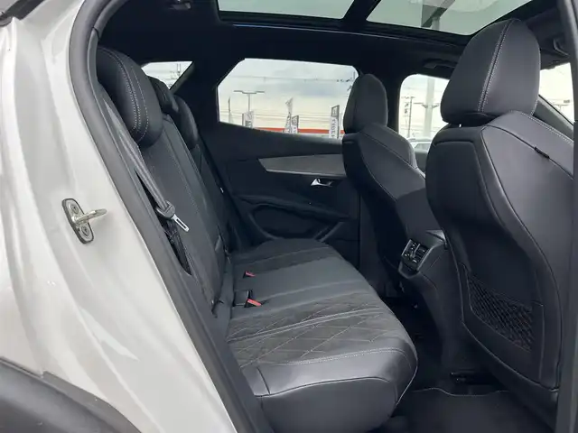 プジョー ３００８ GT ブルー HDi 滋賀県 2019(平31)年 2.5万km BLANC NACRE サンルーフ/純正ナビゲーション/（CayPlay/BT/フルセグ）/全周囲カメラ/アクティブクルーズコントロール/BSM/LKA/ワイヤレスチャージ/前後ドラレブレコーダー/前後コーナーセンサー/純正アルミホイール/電動パワーゲート/純正LEDヘッドライト/ハーフレザー/・D席パワーシート/・前席シートヒーター /ETC