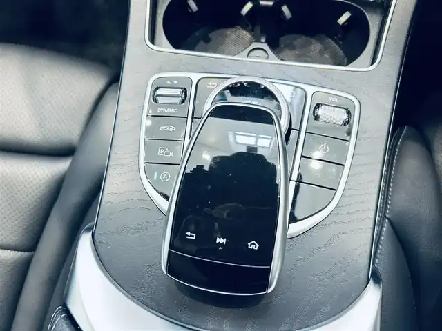 メルセデス・ベンツ Ｃ２２０ｄ アバンギャルド　AMGライン 大阪府 2019(令1)年 3.9万km ポーラホワイト レーダーセーフティ/黒革/メモリ付きパワーシート/シートヒーター/純正ナビ/TV/バックカメラ/applecarplay/ACC/ブラインドスポット/純正18インチAW/LEDヘッドライト/アンビエントライト