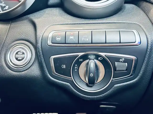 メルセデス・ベンツ Ｃ２２０ｄ アバンギャルド　AMGライン 大阪府 2019(令1)年 3.9万km ポーラホワイト レーダーセーフティ/黒革/メモリ付きパワーシート/シートヒーター/純正ナビ/TV/バックカメラ/applecarplay/ACC/ブラインドスポット/純正18インチAW/LEDヘッドライト/アンビエントライト