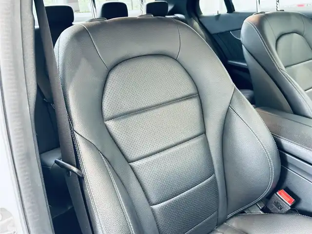 メルセデス・ベンツ Ｃ２２０ｄ アバンギャルド　AMGライン 大阪府 2019(令1)年 3.9万km ポーラホワイト レーダーセーフティ/黒革/メモリ付きパワーシート/シートヒーター/純正ナビ/TV/バックカメラ/applecarplay/ACC/ブラインドスポット/純正18インチAW/LEDヘッドライト/アンビエントライト