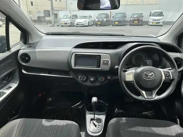トヨタ ヴィッツ F 群馬県 2016(平28)年 7.8万km ブラックマイカ
