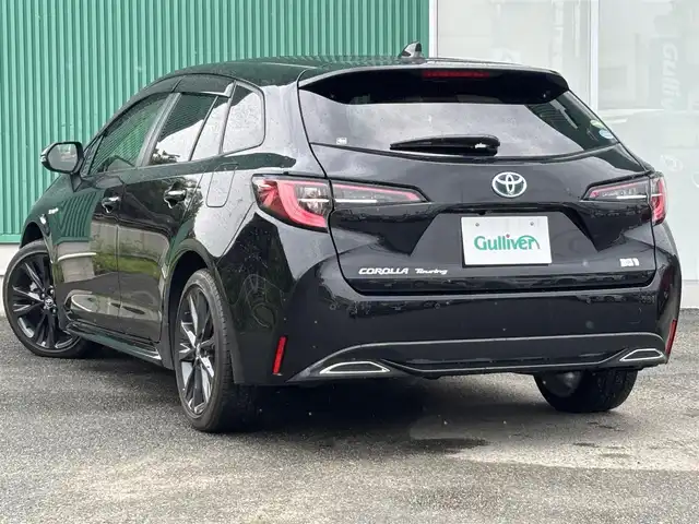 トヨタ カローラツーリング ハイブリッド ダブルバイビー 福岡県 2019(令1)年 3.7万km ブラックマイカ 横滑り防止機能/レーンキープアシスト/衝突被害軽減システム/バックカメラ/パーキングアシスト/追従クルーズコントロール/ディスプレイオーディオ/Bluetooth/Miracast/フルセグTV/USB接続4個/ビルトインETC/純正フロアマット/純正AW/シートシーター/ステアリングヒーター/１２Vソケット/LEDライト/モード切替