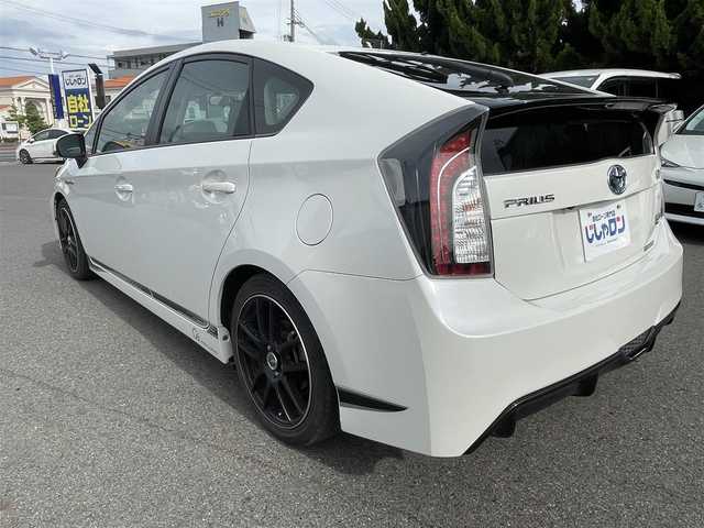 トヨタ プリウス S ツーリングセレ G’s 和歌山県 2012(平24)年 11万km ホワイトパールクリスタルシャイン (株)IDOMが運営する【じしゃロン和歌山店】の自社ローン専用車両になります。こちらは現金またはオートローンご利用時の価格です。自社ローンご希望の方は別途その旨お申付け下さい/ワンオーナー/純正SDナビ/（AM/FM/BT/CD/DVD/SD)/バックカメラ/ETC/HIDヘッドライト/フォグランプ/ウィンカードアミラー/フルセグテレビ