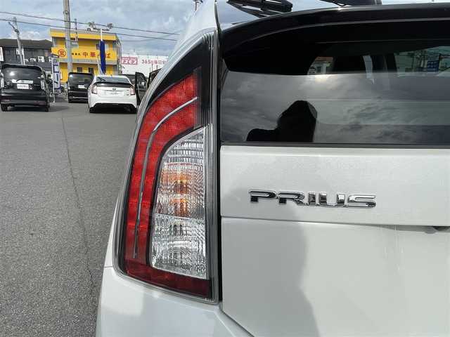 トヨタ プリウス S ツーリングセレ G’s 和歌山県 2012(平24)年 11万km ホワイトパールクリスタルシャイン (株)IDOMが運営する【じしゃロン和歌山店】の自社ローン専用車両になります。こちらは現金またはオートローンご利用時の価格です。自社ローンご希望の方は別途その旨お申付け下さい/ワンオーナー/純正SDナビ/（AM/FM/BT/CD/DVD/SD)/バックカメラ/ETC/HIDヘッドライト/フォグランプ/ウィンカードアミラー/フルセグテレビ