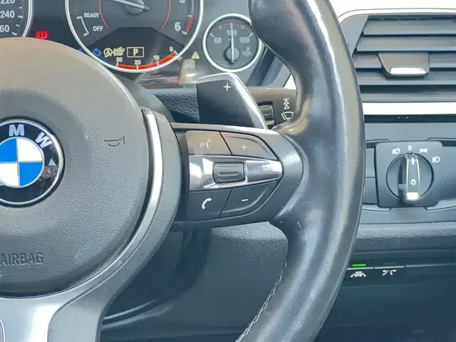 ＢＭＷ ３２０ｄ Mスポーツ 大分県 2016(平28)年 4.5万km サファイアブラックP 純正ナビ/【Bluetooth/DVD/CD/ラジオ】/外部端子接続：USB/AUX/バックカメラ/コーナーセンサー/ETC/パドルシフト/車線変更警告/衝突被害軽減システム/レーンキープアシスト/オートライト/純正LEDヘッドライト/フロントフォグ/純正18インチAW/前後ドライブレコーダー（CSD-790FHG）/スマートキー2本/フロアマット/保証書/取扱説明書