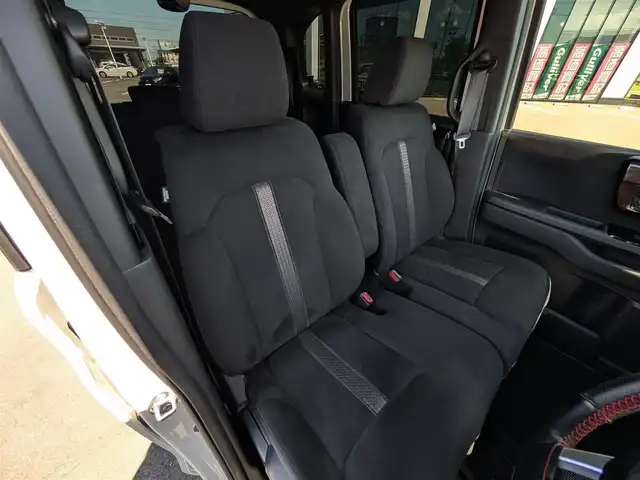 ホンダ Ｎ ＢＯＸ カスタム G L ホンダセンシング 福井県 2020(令2)年 2.5万km プラチナホワイトパール 社外7インチSDナビ【CN-RE06D】/FM AM/SD/iPod/USB/Bluetooth /CD DVD/フルセグテレビ/革巻きステアリング/ステアリングリモコン/LEDヘッドライト/オートライト/純正ビルトインETC/シートヒーター(D/N席)/ウィンカーミラー/ドアバイザー/フロアマット/プラズマクラスター装備エアコン/ホンダセンシング/レーダークルーズコントロール/レーンキープアシスト/車線はみ出し警報/横滑り防止装置/衝突被害軽減機能/標識認識機能