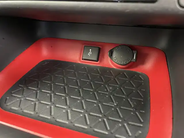 トヨタ ＲＡＶ４ アドベンチャー オフロードPKG 富山県 2022(令4)年 5.4万km アティチュードブラックマイカ 4WD/純正9型DA（AM/FM/BT/Miracast）/パノラミックビューモニター/プリクラッシュセーフティ/レーンディパーチャーアラート/レーダークルーズコントロール/オートマチックハイビーム/LEDヘッドライト/ブラインドスポットモニター/クリアランスソナー/前席温熱＋ベンチレーションシート/純正１８インチAW/ビルトインETC/ドライブレコーダー/ステアリングヒーター/スマートキー×２/プッシュスタート/純正フロアマット/取扱説明書/保証書