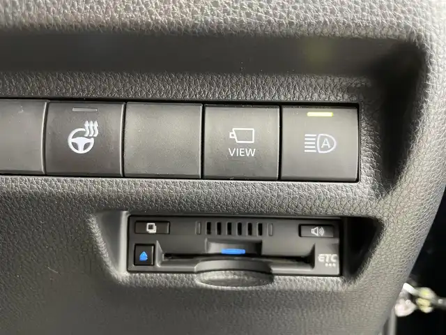 トヨタ ＲＡＶ４ アドベンチャー オフロードPKG 富山県 2022(令4)年 5.4万km アティチュードブラックマイカ 4WD/純正9型DA（AM/FM/BT/Miracast）/パノラミックビューモニター/プリクラッシュセーフティ/レーンディパーチャーアラート/レーダークルーズコントロール/オートマチックハイビーム/LEDヘッドライト/ブラインドスポットモニター/クリアランスソナー/前席温熱＋ベンチレーションシート/純正１８インチAW/ビルトインETC/ドライブレコーダー/ステアリングヒーター/スマートキー×２/プッシュスタート/純正フロアマット/取扱説明書/保証書
