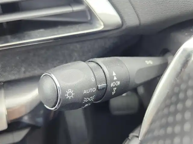 プジョー ３００８ GTライン ブルー HDi 愛知県 2020(令2)年 4.1万km GRISHURRICANE サンルーフ　/ナビ　/バックカメラ　/ＢＳＭ　/置くだけ充電　/ハーフレザー　/シートヒーター　/パワーシート　/ドラレコ　/ルーフレール　/パドルシフト　/USB　/アルミホイール　/LEDライト　/取説　/記録簿