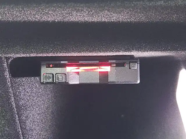 プジョー ３００８ GTライン ブルー HDi 愛知県 2020(令2)年 4.1万km GRISHURRICANE サンルーフ　/ナビ　/バックカメラ　/ＢＳＭ　/置くだけ充電　/ハーフレザー　/シートヒーター　/パワーシート　/ドラレコ　/ルーフレール　/パドルシフト　/USB　/アルミホイール　/LEDライト　/取説　/記録簿