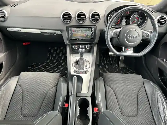 アウディ ＴＴクーペ 2．0 TFSI Sラインパック 石川県 2012(平24)年 6.3万km 白 純正SDナビ/Bluetooth・AM/FM・CD・DVD・ipod・USB・VTR/フルセグTV/ETC/クルーズコントロール/シートヒーター（D+N席）/パドルシフト/アンチロック・ブレーキ・システム/横滑り防止装置/盗難防止装置/エアバッグ（W+サイド）/純正フロアマット/純正アルミホイール/オートライト/スマートキー