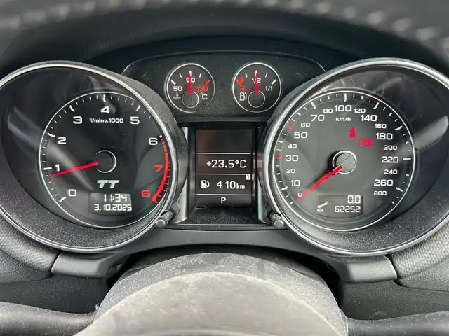 アウディ ＴＴクーペ 2．0 TFSI Sラインパック 石川県 2012(平24)年 6.3万km 白 純正SDナビ/Bluetooth・AM/FM・CD・DVD・ipod・USB・VTR/フルセグTV/ETC/クルーズコントロール/シートヒーター（D+N席）/パドルシフト/アンチロック・ブレーキ・システム/横滑り防止装置/盗難防止装置/エアバッグ（W+サイド）/純正フロアマット/純正アルミホイール/オートライト/スマートキー