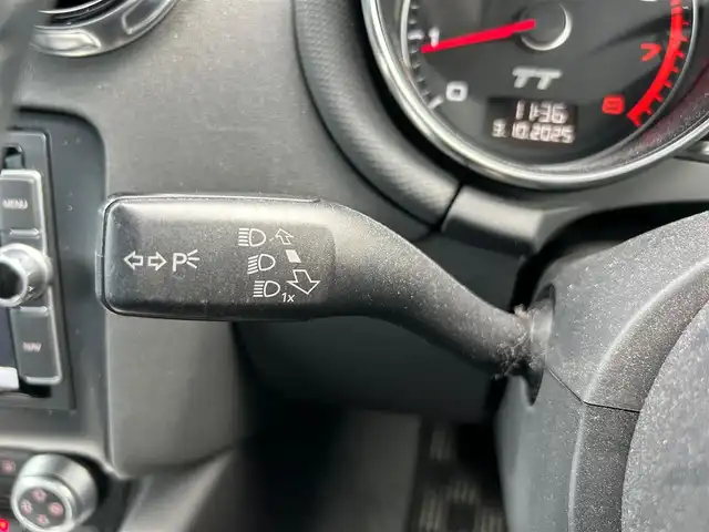 アウディ ＴＴクーペ 2．0 TFSI Sラインパック 石川県 2012(平24)年 6.3万km 白 純正SDナビ/Bluetooth・AM/FM・CD・DVD・ipod・USB・VTR/フルセグTV/ETC/クルーズコントロール/シートヒーター（D+N席）/パドルシフト/アンチロック・ブレーキ・システム/横滑り防止装置/盗難防止装置/エアバッグ（W+サイド）/純正フロアマット/純正アルミホイール/オートライト/スマートキー