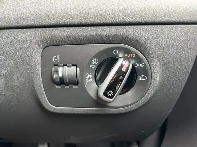 アウディ ＴＴクーペ 2．0 TFSI Sラインパック 石川県 2012(平24)年 6.3万km 白 純正SDナビ/Bluetooth・AM/FM・CD・DVD・ipod・USB・VTR/フルセグTV/ETC/クルーズコントロール/シートヒーター（D+N席）/パドルシフト/アンチロック・ブレーキ・システム/横滑り防止装置/盗難防止装置/エアバッグ（W+サイド）/純正フロアマット/純正アルミホイール/オートライト/スマートキー