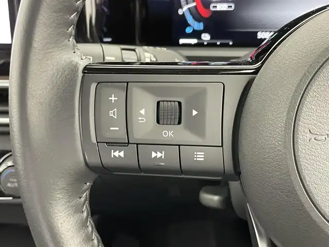 日産 オーラ G レザーエディション 埼玉県 2024(令6)年 0.5万km ピュアホワイトパール 純正９インチディスプレイオーディオ　アラウンドビューモニター　ＢＳＩ　ビルトインＥＴＣ　黒レザーシート　デジタルインナーミラー　ＨＤＭＩ　オートハイビーム　純正アルミホイール　ＬＥＤヘッドライト　ＴＶ