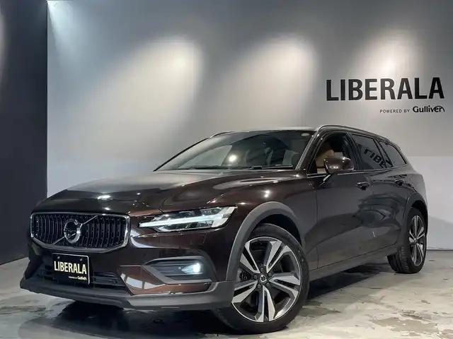 ボルボ Ｖ６０ クロスカントリー T5 AWD プロ 道央・札幌 2020(令2)年 4.5万km メープルブラウンM プラスパッケージ/・チルトアップ機構付電動パノラマガラスサンルーフ/・ステアリングホイール・ヒーター/・リア・シートヒーター/・テイラード・ダッシュボード/harman・Kardonプレミアムサウンド・オーディオシステム/ヒルスタートアシスト/ヒルディセントコントロール/8速ギアトロニック付オートマチックトランスミッション/速度感応式電動パワーステアリング/アイアンオレ・アルミニウムパネル/本革巻シルクメタル・ステアリングホイール/パーフォレッドファインナッパレザーシート/フロント電動ランバーサポート/フロントベンチレーション/衝突回避障害軽減ブレーキ/チルトアップ機能付電動パノラマガラスサーフ/３６０°カメラ/レインセンサー/パワーテールゲート