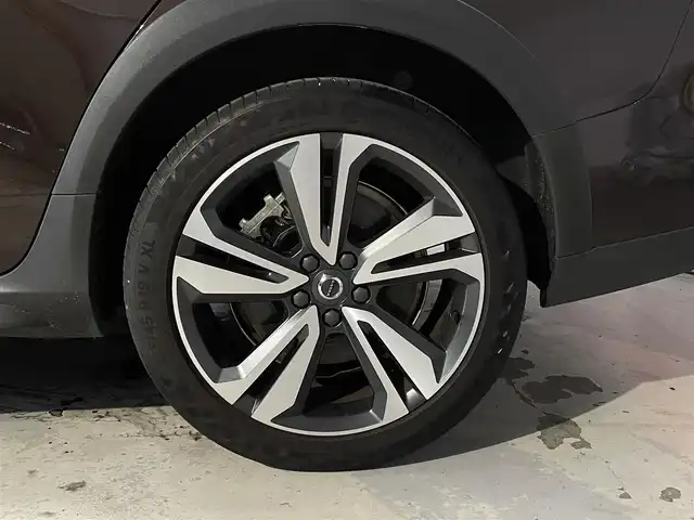 ボルボ Ｖ６０ クロスカントリー T5 AWD プロ 道央・札幌 2020(令2)年 4.5万km メープルブラウンM プラスパッケージ/・チルトアップ機構付電動パノラマガラスサンルーフ/・ステアリングホイール・ヒーター/・リア・シートヒーター/・テイラード・ダッシュボード/harman・Kardonプレミアムサウンド・オーディオシステム/ヒルスタートアシスト/ヒルディセントコントロール/8速ギアトロニック付オートマチックトランスミッション/速度感応式電動パワーステアリング/アイアンオレ・アルミニウムパネル/本革巻シルクメタル・ステアリングホイール/パーフォレッドファインナッパレザーシート/フロント電動ランバーサポート/フロントベンチレーション/衝突回避障害軽減ブレーキ/チルトアップ機能付電動パノラマガラスサーフ/３６０°カメラ/レインセンサー/パワーテールゲート