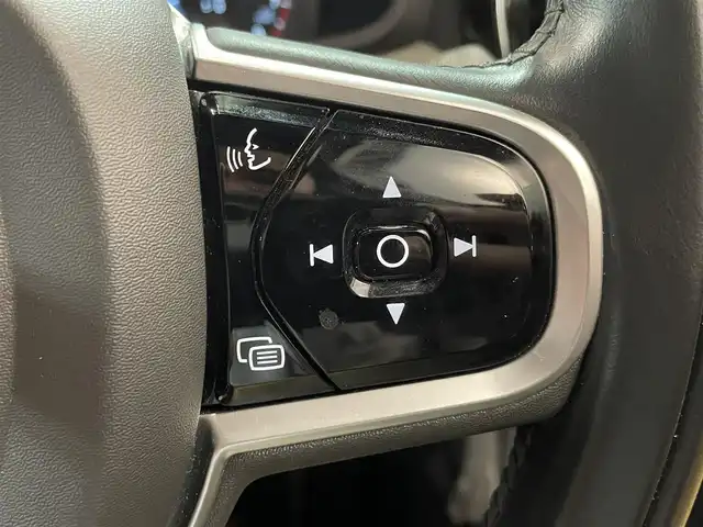 ボルボ Ｖ６０ クロスカントリー T5 AWD プロ 道央・札幌 2020(令2)年 4.5万km メープルブラウンM プラスパッケージ/・チルトアップ機構付電動パノラマガラスサンルーフ/・ステアリングホイール・ヒーター/・リア・シートヒーター/・テイラード・ダッシュボード/harman・Kardonプレミアムサウンド・オーディオシステム/ヒルスタートアシスト/ヒルディセントコントロール/8速ギアトロニック付オートマチックトランスミッション/速度感応式電動パワーステアリング/アイアンオレ・アルミニウムパネル/本革巻シルクメタル・ステアリングホイール/パーフォレッドファインナッパレザーシート/フロント電動ランバーサポート/フロントベンチレーション/衝突回避障害軽減ブレーキ/チルトアップ機能付電動パノラマガラスサーフ/３６０°カメラ/レインセンサー/パワーテールゲート