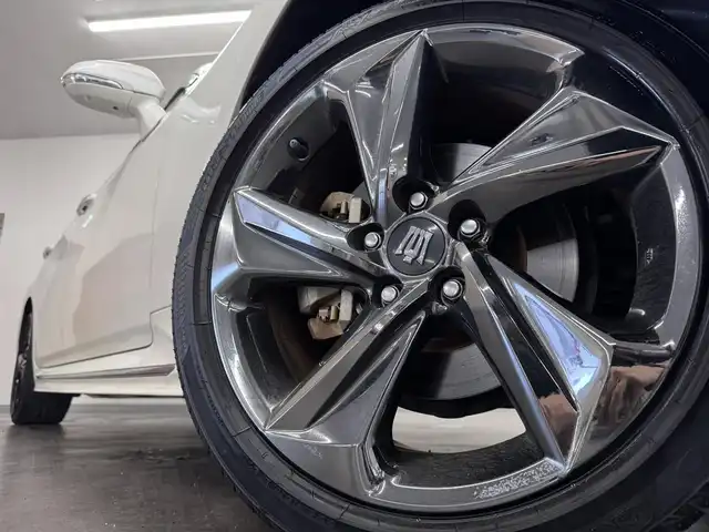 トヨタ クラウン ハイブリッド RS リミテッド 三重県 2020(令2)年 5.4万km ホワイトパールクリスタルシャイン ハイブリッド/FR/MTモード付フロアCVT/純正 8インチナビ/（AM/FM/CD/DVD/Blu-ray/SDREC/SD/USB/Bluetooth/Miracast/AUX/TV）/パノラミックビューモニター/ドライブレコーダー 前方/ビルトイン ETC/Toyota Safety Sense/・プリクラッシュセーフティ/・レーントレーシングアシスト/・レーダークルコン/・ロードサインアシスト/・アダプティブハイビームシステム/・ブラインドスポットモニター＋リヤクロストラフィックオートブレーキ/・インテリジェントクリアランスソナー［パーキングサポートブレーキ（静止物）］/・インテリジェント パーキングアシスト2/・リヤカメラディテクション［RCD］/など/装備/・ハーフレザーシート/・シートヒーター（D/N）/・ステアリングヒーター/・パワーシート（D8way＋ランバーサポート/N4way（肩口スイッチ付））/・カラーヘッドアップディスプレイ/・左右独立オートエアコン/・雨滴感応式フロントワイパー/・AC100Vコンセント（100W）/・3眼LEDヘッドランプ/・オートライト/・専用18inAW/・プッシュスタート/・保/取/ナビ取/・スマートキーx2/など