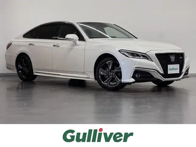 トヨタ クラウン ハイブリッド RS リミテッド 三重県 2020(令2)年 5.4万km ホワイトパールクリスタルシャイン ハイブリッド/FR/MTモード付フロアCVT/純正 8インチナビ/（AM/FM/CD/DVD/Blu-ray/SDREC/SD/USB/Bluetooth/Miracast/AUX/TV）/パノラミックビューモニター/ドライブレコーダー 前方/ビルトイン ETC/Toyota Safety Sense/・プリクラッシュセーフティ/・レーントレーシングアシスト/・レーダークルコン/・ロードサインアシスト/・アダプティブハイビームシステム/・ブラインドスポットモニター＋リヤクロストラフィックオートブレーキ/・インテリジェントクリアランスソナー［パーキングサポートブレーキ（静止物）］/・インテリジェント パーキングアシスト2/・リヤカメラディテクション［RCD］/など/装備/・ハーフレザーシート/・シートヒーター（D/N）/・ステアリングヒーター/・パワーシート（D8way＋ランバーサポート/N4way（肩口スイッチ付））/・カラーヘッドアップディスプレイ/・左右独立オートエアコン/・雨滴感応式フロントワイパー/・AC100Vコンセント（100W）/・3眼LEDヘッドランプ/・オートライト/・専用18inAW/・プッシュスタート/・保/取/ナビ取/・スマートキーx2/など