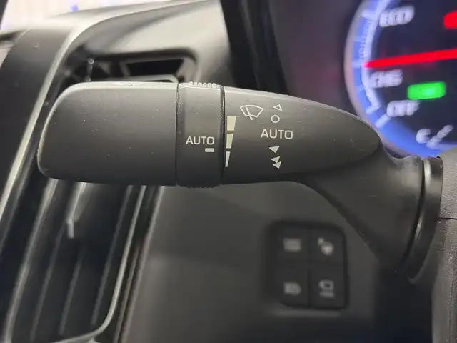 トヨタ クラウン ハイブリッド RS リミテッド 三重県 2020(令2)年 5.4万km ホワイトパールクリスタルシャイン ハイブリッド/FR/MTモード付フロアCVT/純正 8インチナビ/（AM/FM/CD/DVD/Blu-ray/SDREC/SD/USB/Bluetooth/Miracast/AUX/TV）/パノラミックビューモニター/ドライブレコーダー 前方/ビルトイン ETC/Toyota Safety Sense/・プリクラッシュセーフティ/・レーントレーシングアシスト/・レーダークルコン/・ロードサインアシスト/・アダプティブハイビームシステム/・ブラインドスポットモニター＋リヤクロストラフィックオートブレーキ/・インテリジェントクリアランスソナー［パーキングサポートブレーキ（静止物）］/・インテリジェント パーキングアシスト2/・リヤカメラディテクション［RCD］/など/装備/・ハーフレザーシート/・シートヒーター（D/N）/・ステアリングヒーター/・パワーシート（D8way＋ランバーサポート/N4way（肩口スイッチ付））/・カラーヘッドアップディスプレイ/・左右独立オートエアコン/・雨滴感応式フロントワイパー/・AC100Vコンセント（100W）/・3眼LEDヘッドランプ/・オートライト/・専用18inAW/・プッシュスタート/・保/取/ナビ取/・スマートキーx2/など