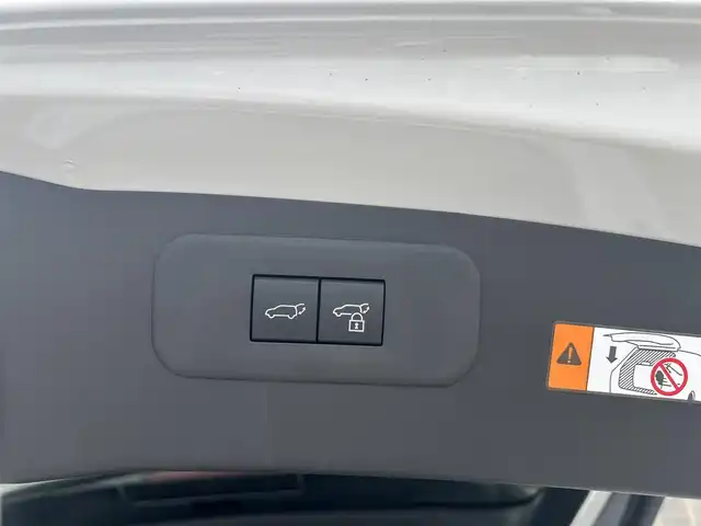 レクサス ＮＸ 350h Fスポーツ 広島県 2025(令7)年 0.1千km ホワイトノーヴァガラスフレーク ○走行距離14km（検査時）/ワンオーナー/ムーンルーフ/パノラミックビューモニターセット/純正ナビ/・フルセグTV/・Bluetooth/セーフティシステムプラス/・プリクラッシュセーフティ/・レーンディパーチャーアラート/・レーントレーシングアシスト/・レーダークルーズコントロール/・ロードサインアシスト/・発進遅れ告知システム/・ドライバー異常時対応システム/・プロアクティブドライビングアシスト/・オートマチックハイビーム/ブラインドスポットモニター/パーキングサポートブレーキ/ドライビングモードセレクト/パワーシート（運転席：メモリ付き/助手席）/シートヒーター（運転席/助手席）/ベンチレーション（運転席/助手席）/ステアリングヒーター/ハンズフリーパワーバックドア/○タイヤサイズ：235/50R20/・20インチ5本V字スポークアルミホイール